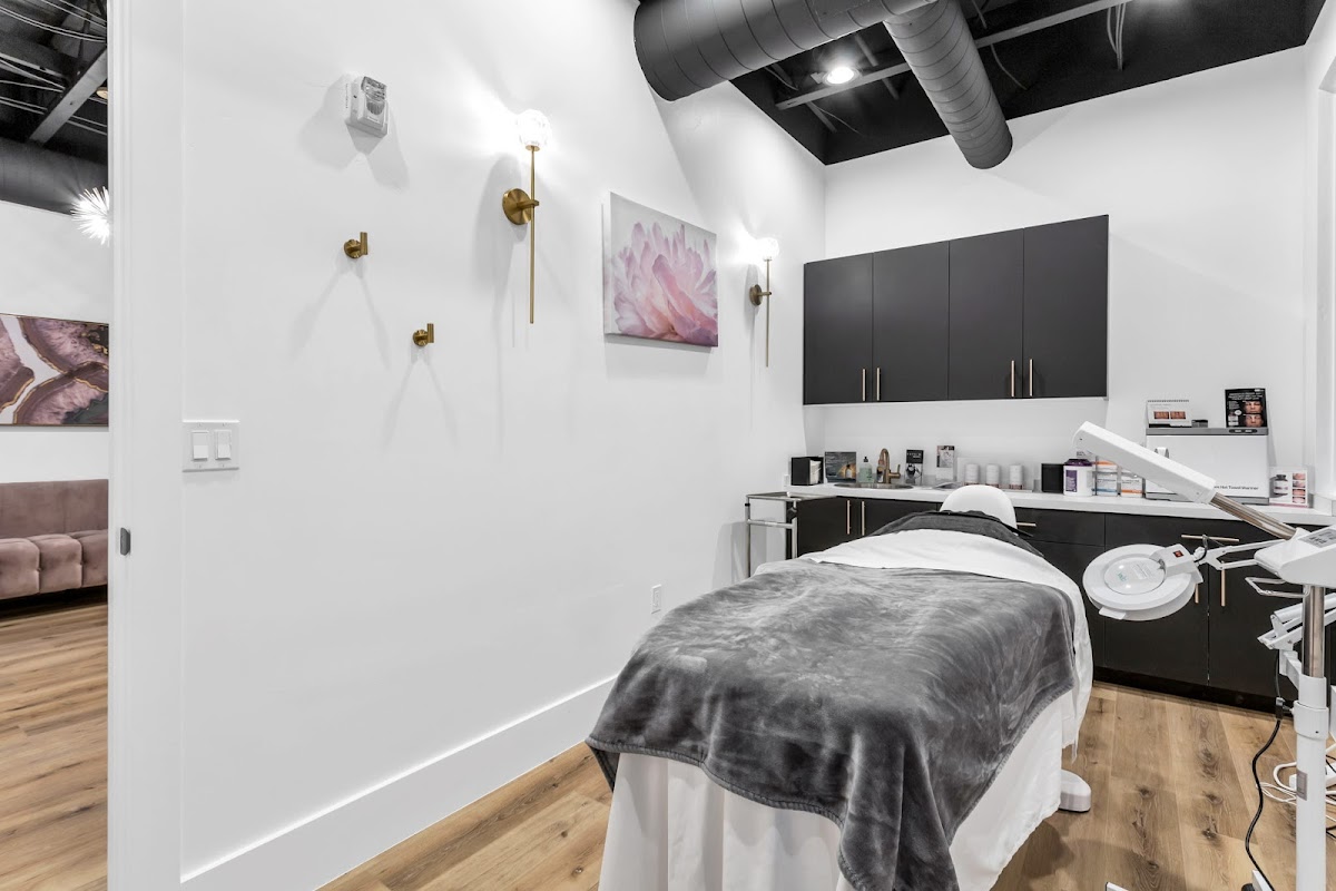 Femme Moderne Center for Aesthetics photo 2